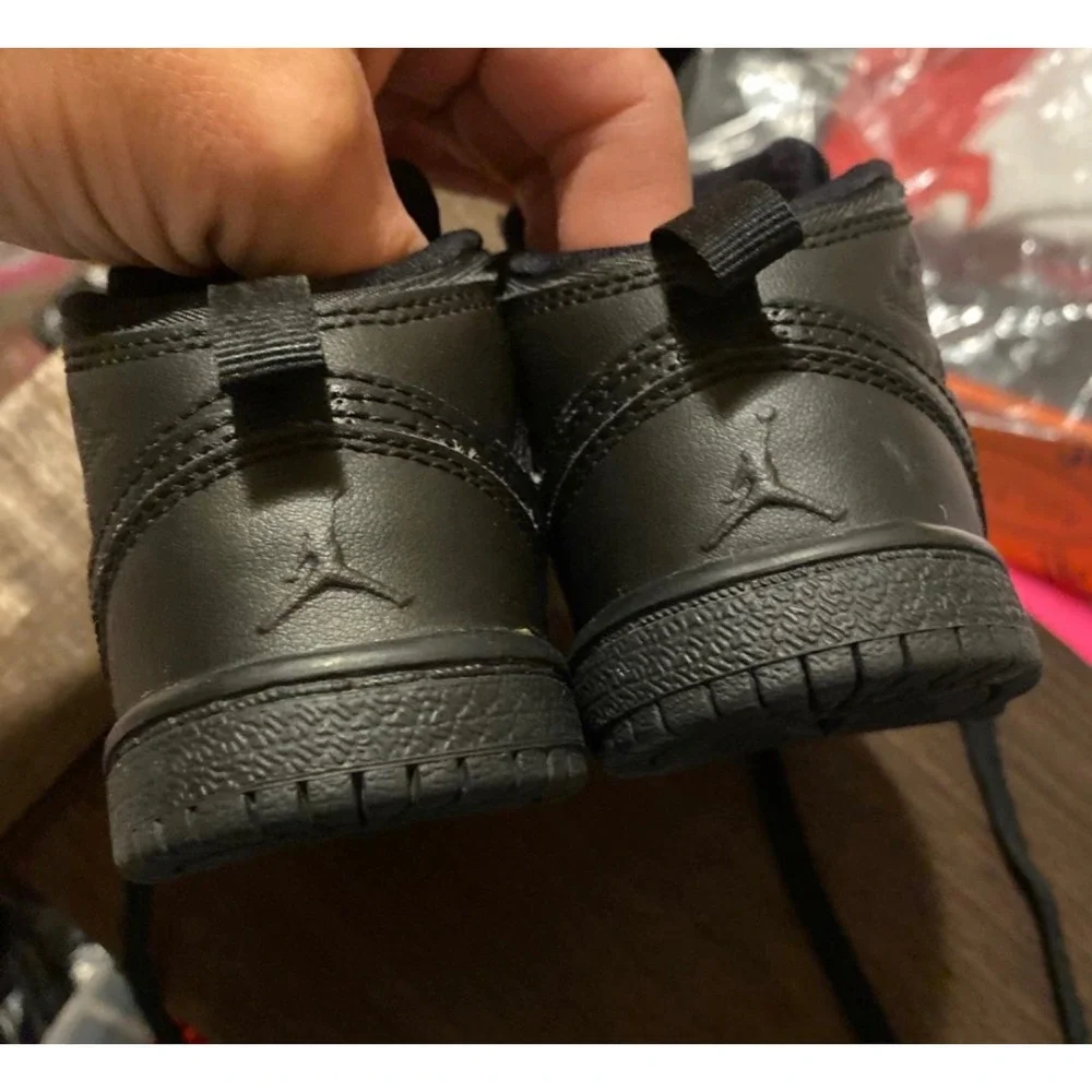 Nike Air Jordan 1 Mid Triple Black Toddler High Top Sneakers 640735-044 Size 5C